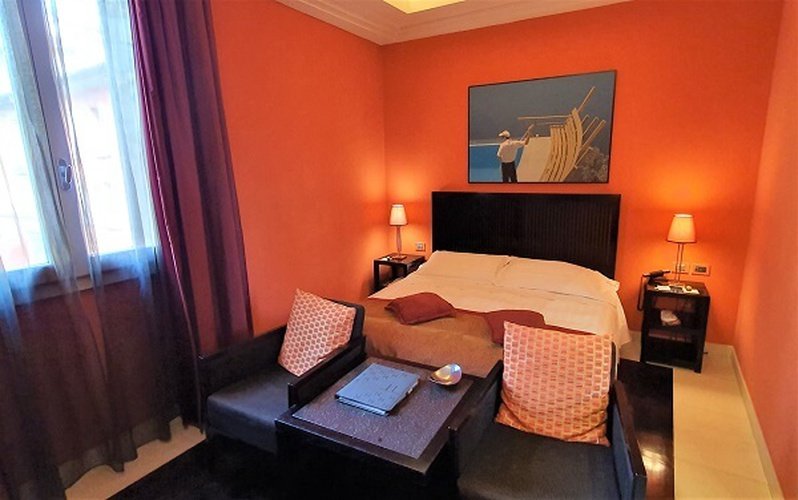 CLASSIC DOUBLE ROOM Art Hotel Novecento Bologna, Italy CLASSIC DOUBLE ROOM Art Hotel Novecento Bologna, Italy