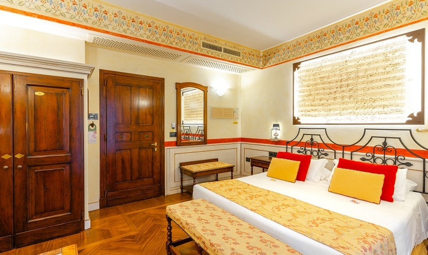 Deluxe double room with terrace  Art Hotel Commercianti Bologna