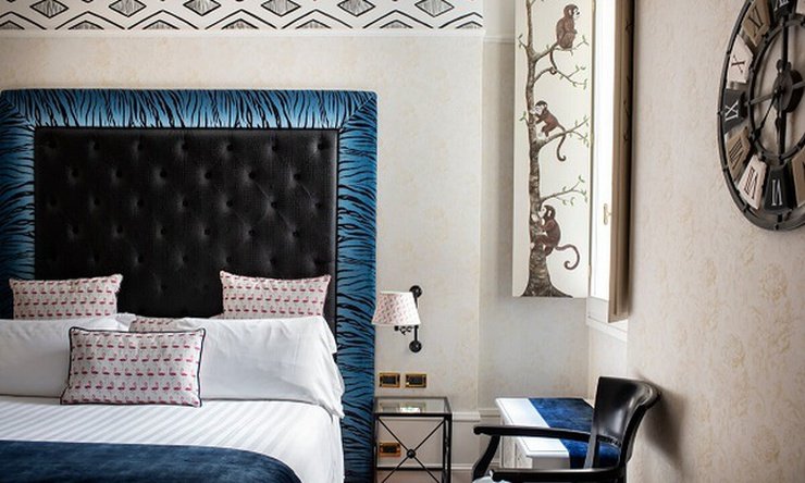 JUNIOR THE SOUTHERN CROSS Art Hotel Orologio Bologna, Italy JUNIOR THE SOUTHERN CROSS Art Hotel Orologio Bologna, Italy