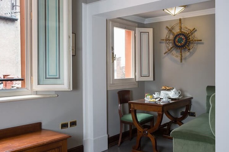 SUITE DELUXE Art Hotel Orologio Bologna, Italy SUITE DELUXE Art Hotel Orologio Bologna, Italy