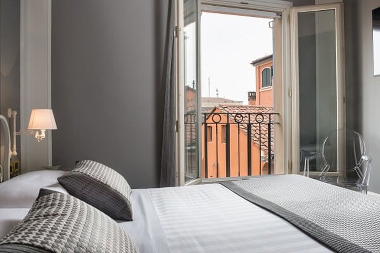 SUITE DELUXE AI COLLI Art Hotel Orologio Bologna, Italy SUITE DELUXE AI COLLI Art Hotel Orologio Bologna, Italy