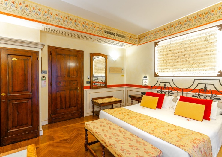 Deluxe Double Room with Terrace Art Hotel Commercianti Bologna Deluxe Double Room with Terrace Art Hotel Commercianti Bologna