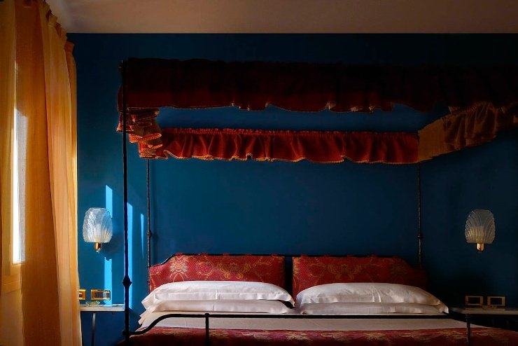 JUNIOR SUITE Art Hotel Commercianti Bologna, Italy JUNIOR SUITE Art Hotel Commercianti Bologna, Italy