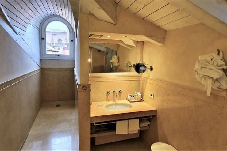 Deluxe penthouse room art hotel novecento bologna Deluxe penthouse room art hotel novecento bologna