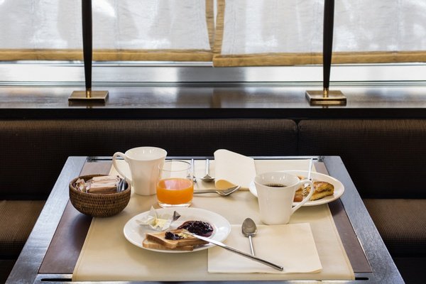ROOM SERVICE (ON REQUEST) Art Hotel Novecento Bologna, Italy ROOM SERVICE (ON REQUEST) Art Hotel Novecento Bologna, Italy