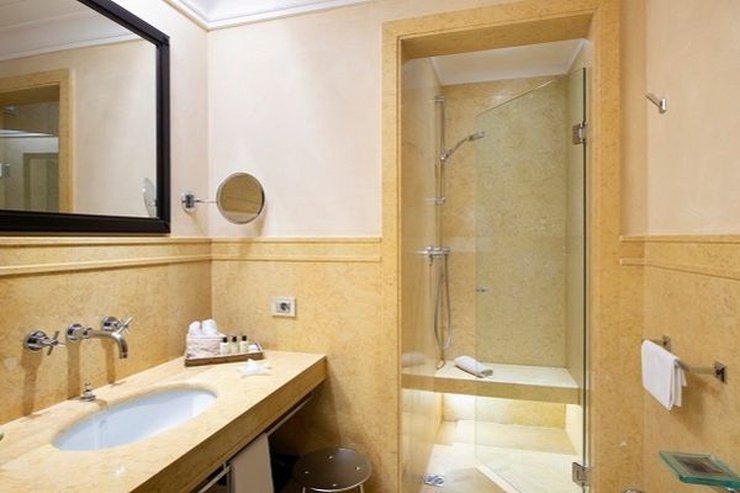 Single comfort room art hotel novecento bologna Single comfort room art hotel novecento bologna