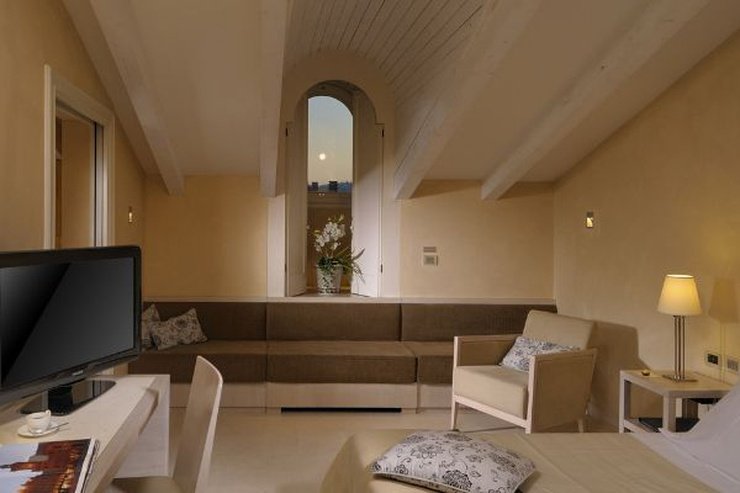 Deluxe penthouse room art hotel novecento bologna Deluxe penthouse room art hotel novecento bologna