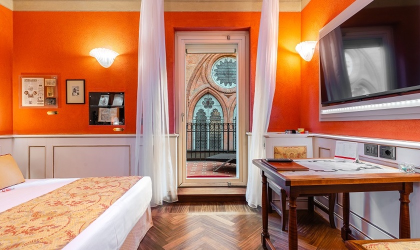 Deluxe double room with terrace  Art Hotel Commercianti Bologna