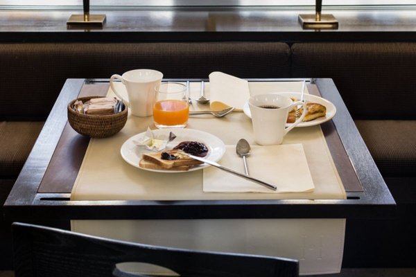 Room service (on request) art hotel novecento bologna Room service (on request) art hotel novecento bologna