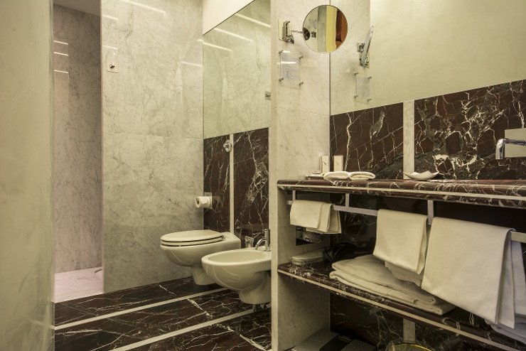JUNIOR DELUXE SUITE Art Hotel Commercianti Bologna, Italy JUNIOR DELUXE SUITE Art Hotel Commercianti Bologna, Italy