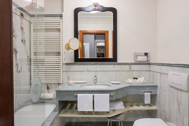 SUITE DELUXE Art Hotel Orologio Bologna, Italy SUITE DELUXE Art Hotel Orologio Bologna, Italy