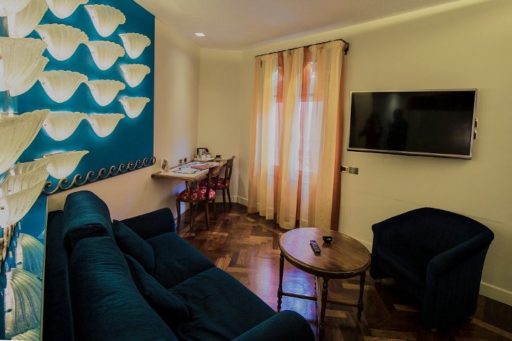 JUNIOR SUITE Art Hotel Commercianti Bologna, Italy JUNIOR SUITE Art Hotel Commercianti Bologna, Italy