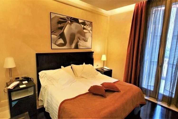 Deluxe room balcony art hotel novecento bologna Deluxe room balcony art hotel novecento bologna