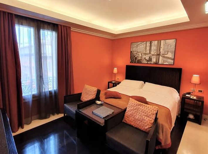 Classic double room art hotel novecento bologna Classic double room art hotel novecento bologna