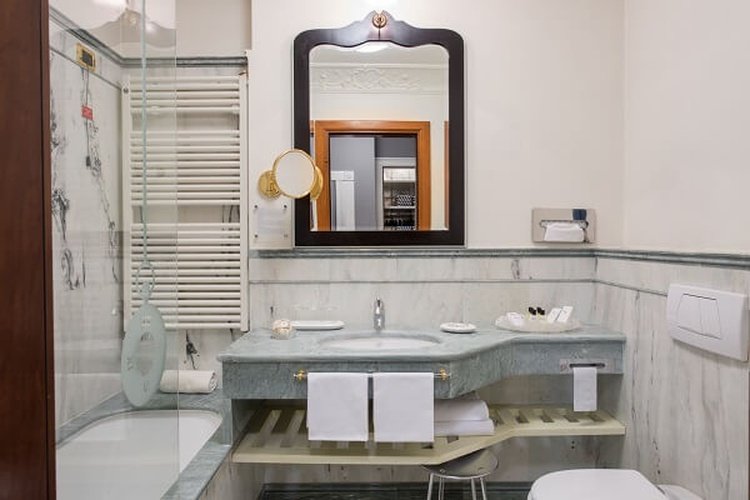 SUITE DELUXE AI COLLI Art Hotel Orologio Bologna, Italy SUITE DELUXE AI COLLI Art Hotel Orologio Bologna, Italy