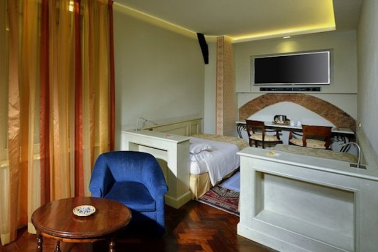 Classic double room art hotel commercianti bologna Classic double room art hotel commercianti bologna