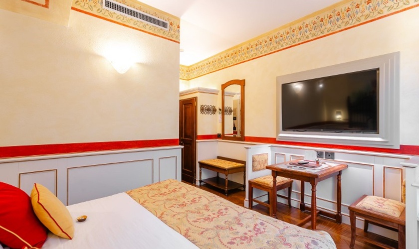 Deluxe Double Room Art Hotel Commercianti Bologna Deluxe Double Room Art Hotel Commercianti Bologna