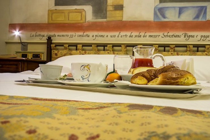 CLASSIC DOUBLE ROOM Art Hotel Commercianti Bologna, Italy CLASSIC DOUBLE ROOM Art Hotel Commercianti Bologna, Italy