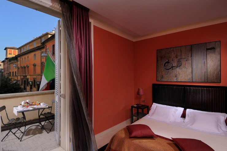 DELUXE DOUBLE ROOM Art Hotel Novecento Bologna, Italy DELUXE DOUBLE ROOM Art Hotel Novecento Bologna, Italy