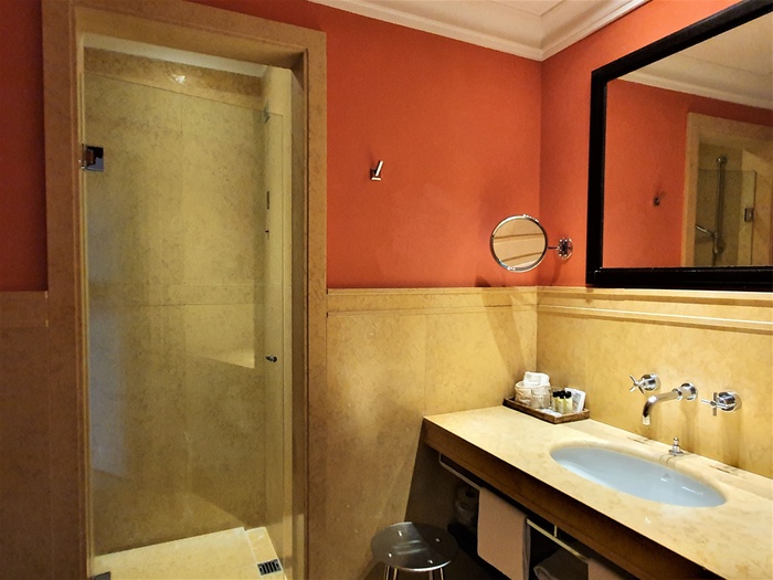 Deluxe room balcony art hotel novecento bologna Deluxe room balcony art hotel novecento bologna