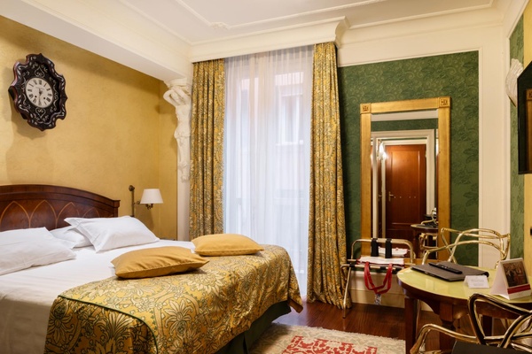 Classic Room  Art Hotel Orologio in Bologna