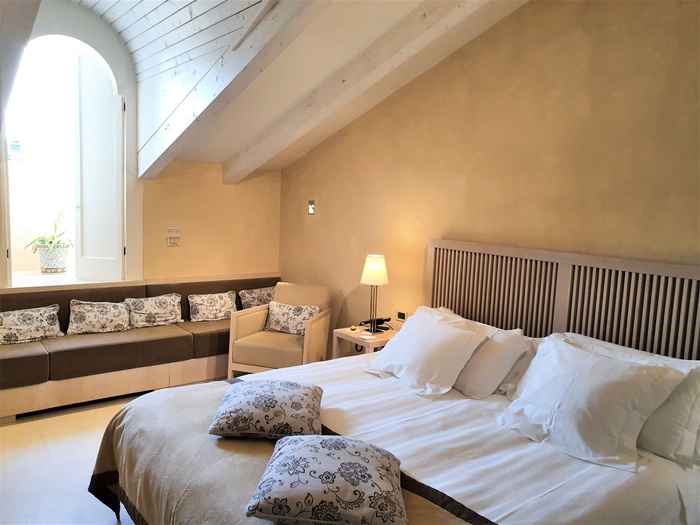 Deluxe penthouse room art hotel novecento bologna Deluxe penthouse room art hotel novecento bologna