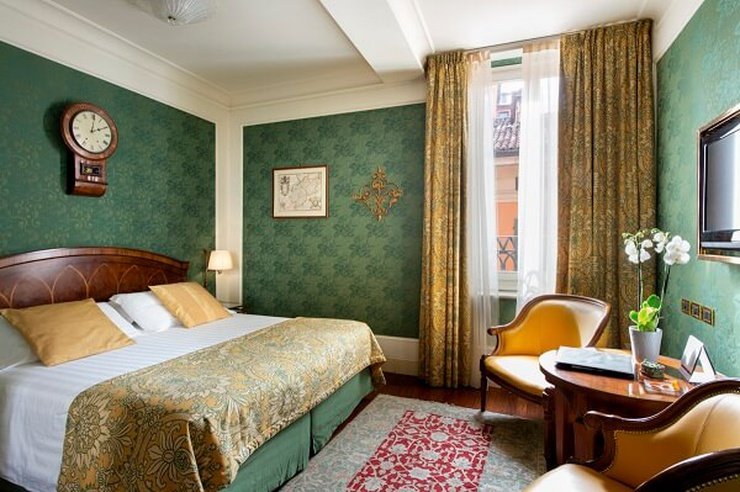 CLASSIC ROOM Art Hotel Orologio Bologna, Italy CLASSIC ROOM Art Hotel Orologio Bologna, Italy