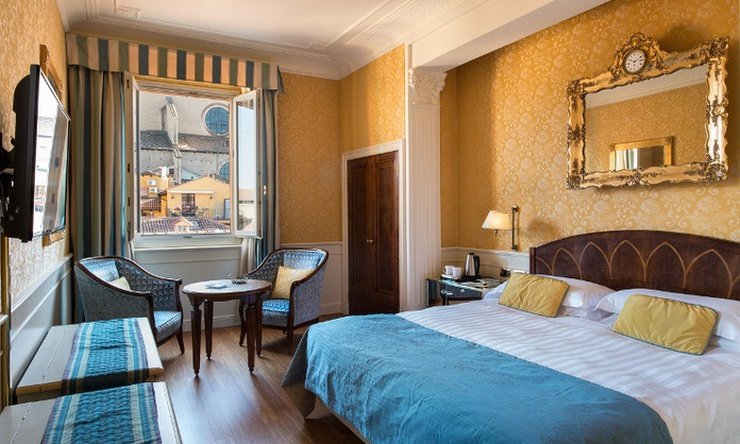 SUITE DELUXE Art Hotel Orologio Bologna, Italy SUITE DELUXE Art Hotel Orologio Bologna, Italy