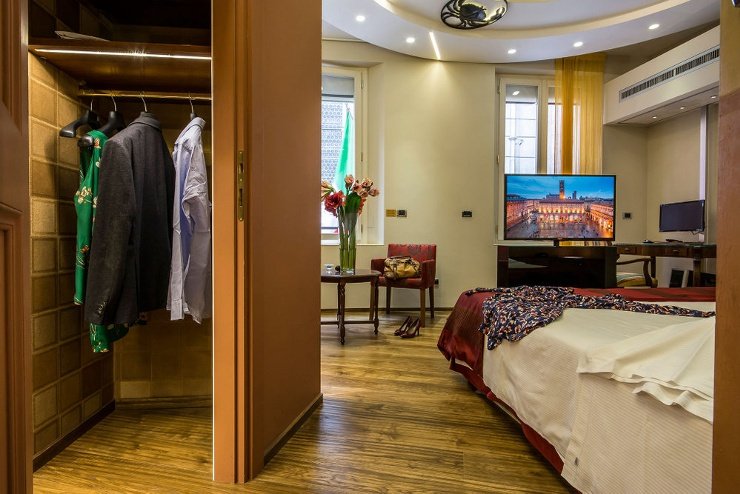 JUNIOR DELUXE SUITE Art Hotel Commercianti Bologna, Italy JUNIOR DELUXE SUITE Art Hotel Commercianti Bologna, Italy