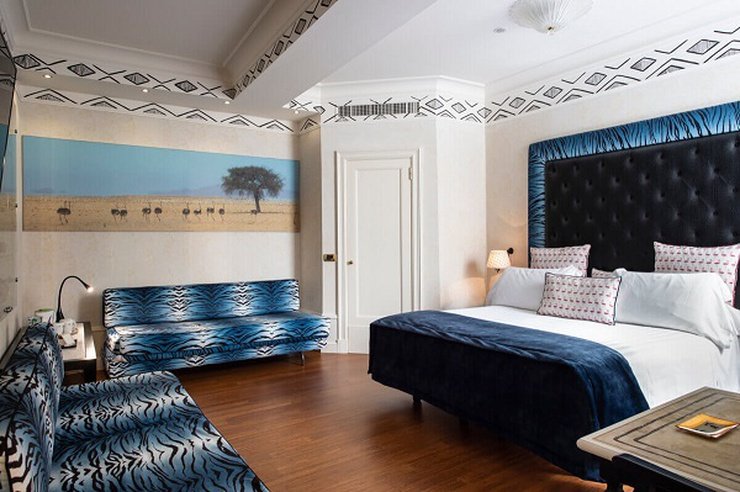 JUNIOR THE SOUTHERN CROSS Art Hotel Orologio Bologna, Italy JUNIOR THE SOUTHERN CROSS Art Hotel Orologio Bologna, Italy