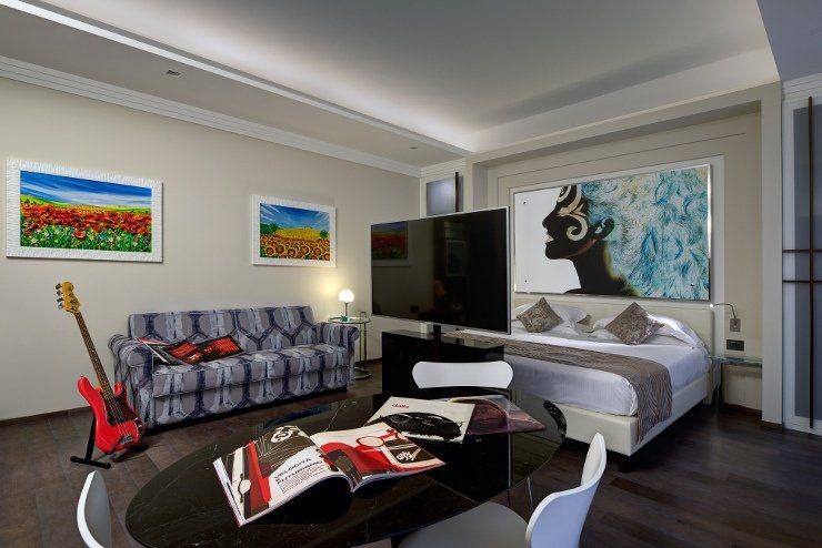 LUXURY APARTMENTS Art Hotel Commercianti Bologna, Italy LUXURY APARTMENTS Art Hotel Commercianti Bologna, Italy