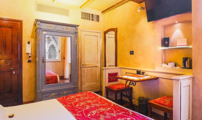 Deluxe double room with terrace  Art Hotel Commercianti Bologna