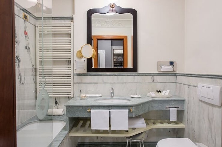 SUITE DELUXE AI COLLI Art Hotel Orologio Bologna, Italy SUITE DELUXE AI COLLI Art Hotel Orologio Bologna, Italy