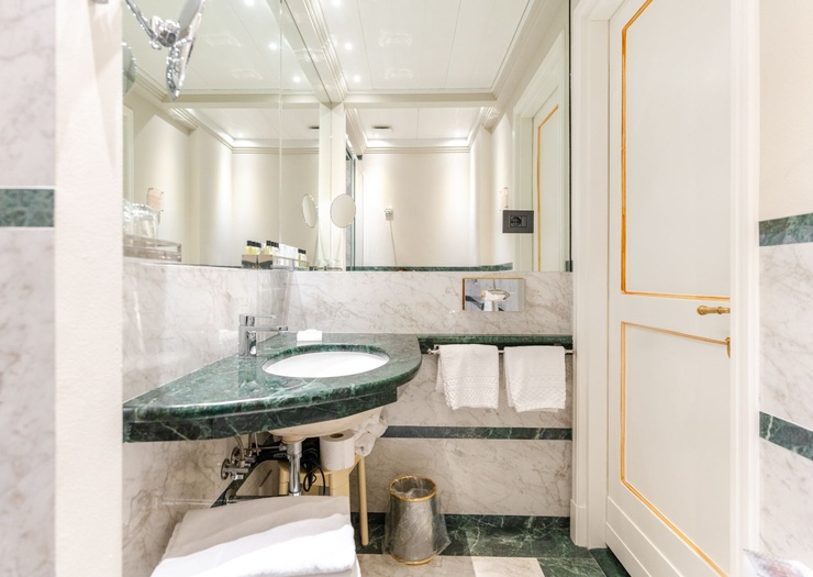 Deluxe Double Room with Terrace Art Hotel Commercianti Bologna Deluxe Double Room with Terrace Art Hotel Commercianti Bologna