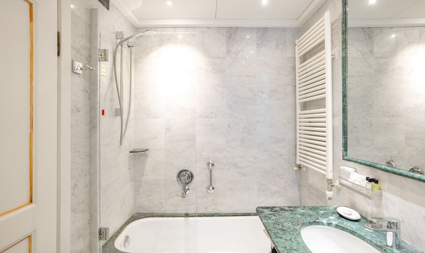Deluxe Double Room Art Hotel Commercianti Bologna Deluxe Double Room Art Hotel Commercianti Bologna