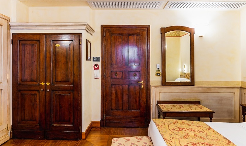 Deluxe double room with terrace  Art Hotel Commercianti Bologna