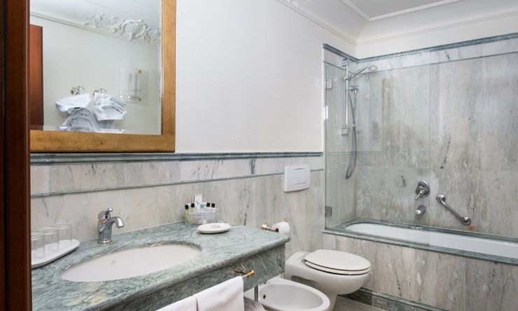 SUITE DELUXE Art Hotel Orologio Bologna, Italy SUITE DELUXE Art Hotel Orologio Bologna, Italy