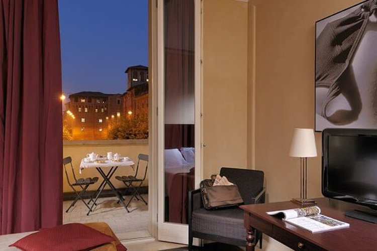 Deluxe room balcony art hotel novecento bologna Deluxe room balcony art hotel novecento bologna