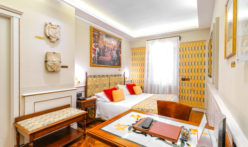 Classic double room Art Hotel Commercianti Bologna Classic double room Art Hotel Commercianti Bologna