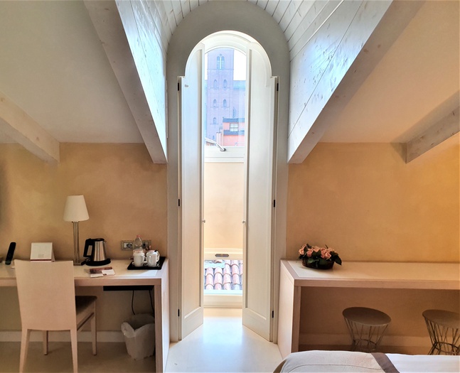 Deluxe penthouse room art hotel novecento bologna Deluxe penthouse room art hotel novecento bologna