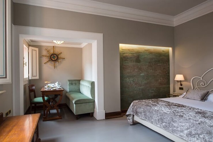 SUITE DELUXE LA ROMANTICA Art Hotel Orologio Bologna, Italy SUITE DELUXE LA ROMANTICA Art Hotel Orologio Bologna, Italy