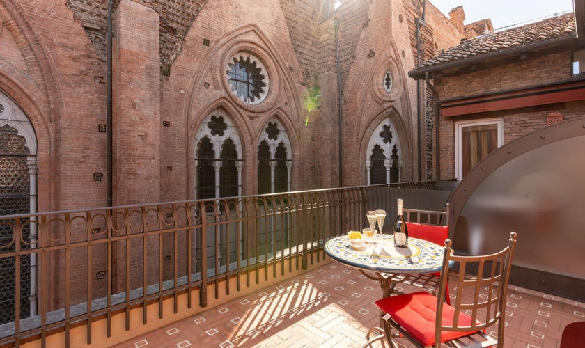 Deluxe Double Room with Terrace Art Hotel Commercianti Bologna Deluxe Double Room with Terrace Art Hotel Commercianti Bologna