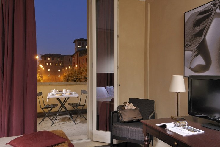 DELUXE DOUBLE ROOM Art Hotel Novecento Bologna, Italy DELUXE DOUBLE ROOM Art Hotel Novecento Bologna, Italy