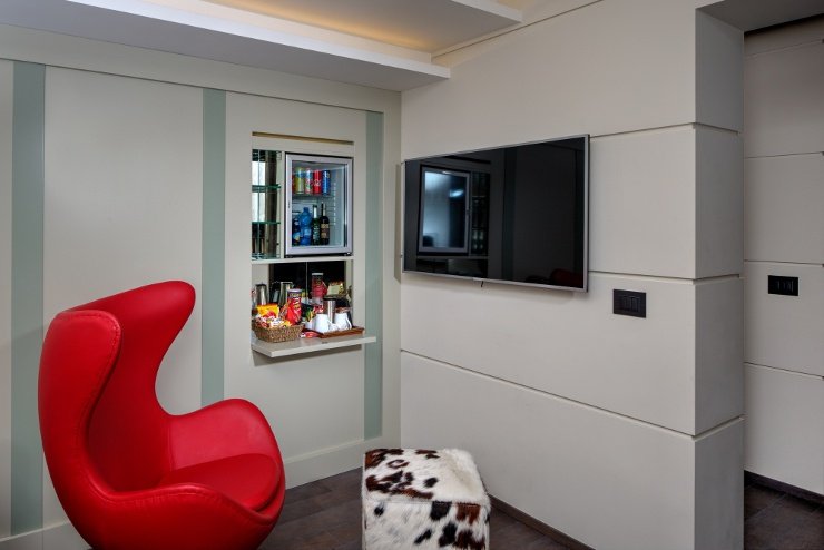 LUXURY APARTMENTS Art Hotel Commercianti Bologna, Italy LUXURY APARTMENTS Art Hotel Commercianti Bologna, Italy