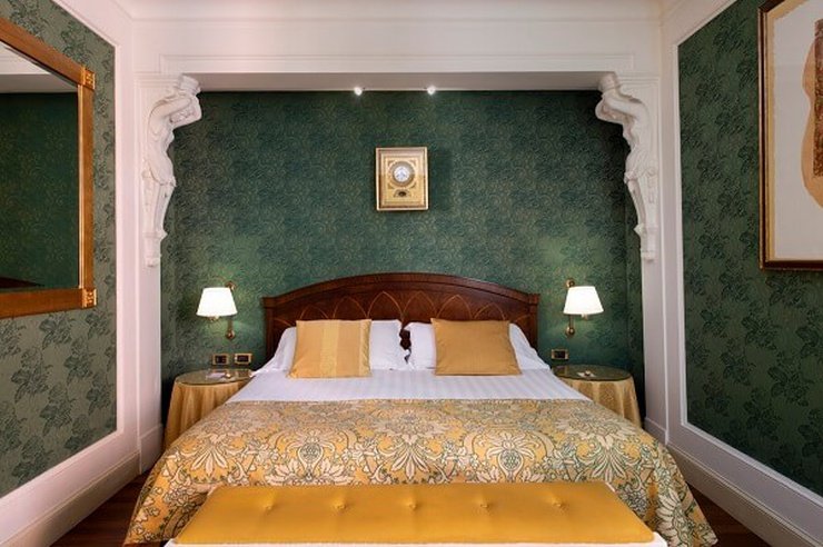 CLASSIC ROOM Art Hotel Orologio Bologna, Italy CLASSIC ROOM Art Hotel Orologio Bologna, Italy