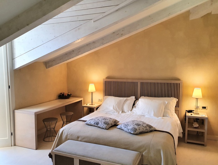 Deluxe penthouse room art hotel novecento bologna Deluxe penthouse room art hotel novecento bologna
