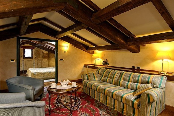 SUITE Art Hotel Commercianti Bologna, Italy SUITE Art Hotel Commercianti Bologna, Italy