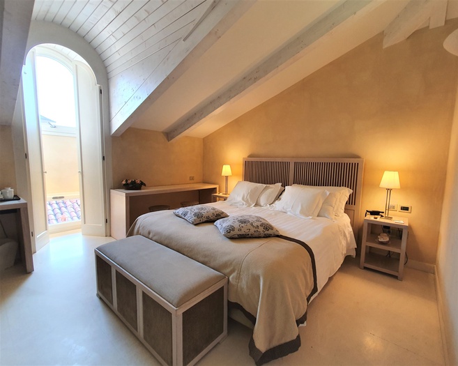 Deluxe penthouse room art hotel novecento bologna Deluxe penthouse room art hotel novecento bologna