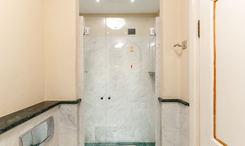 Classic double room Art Hotel Commercianti Bologna Classic double room Art Hotel Commercianti Bologna