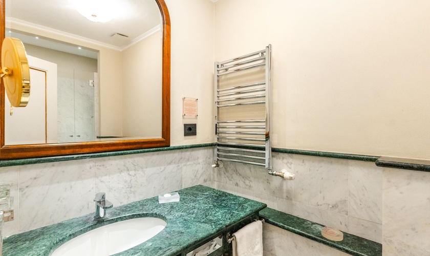 Classic double room Art Hotel Commercianti Bologna Classic double room Art Hotel Commercianti Bologna